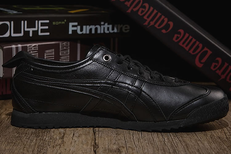 (Black/ Black) Mexico 66 SD Shoes