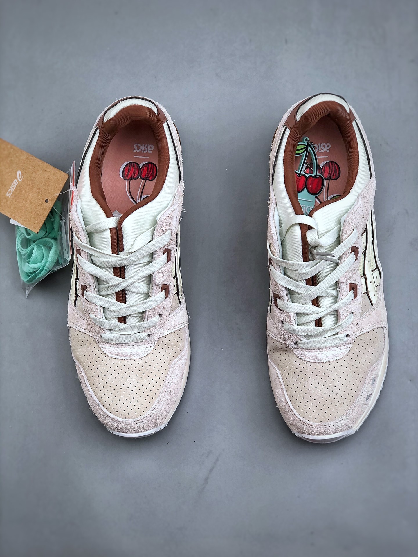ASICS GEL LYTE III OG (Nice Cream) Running Shoes