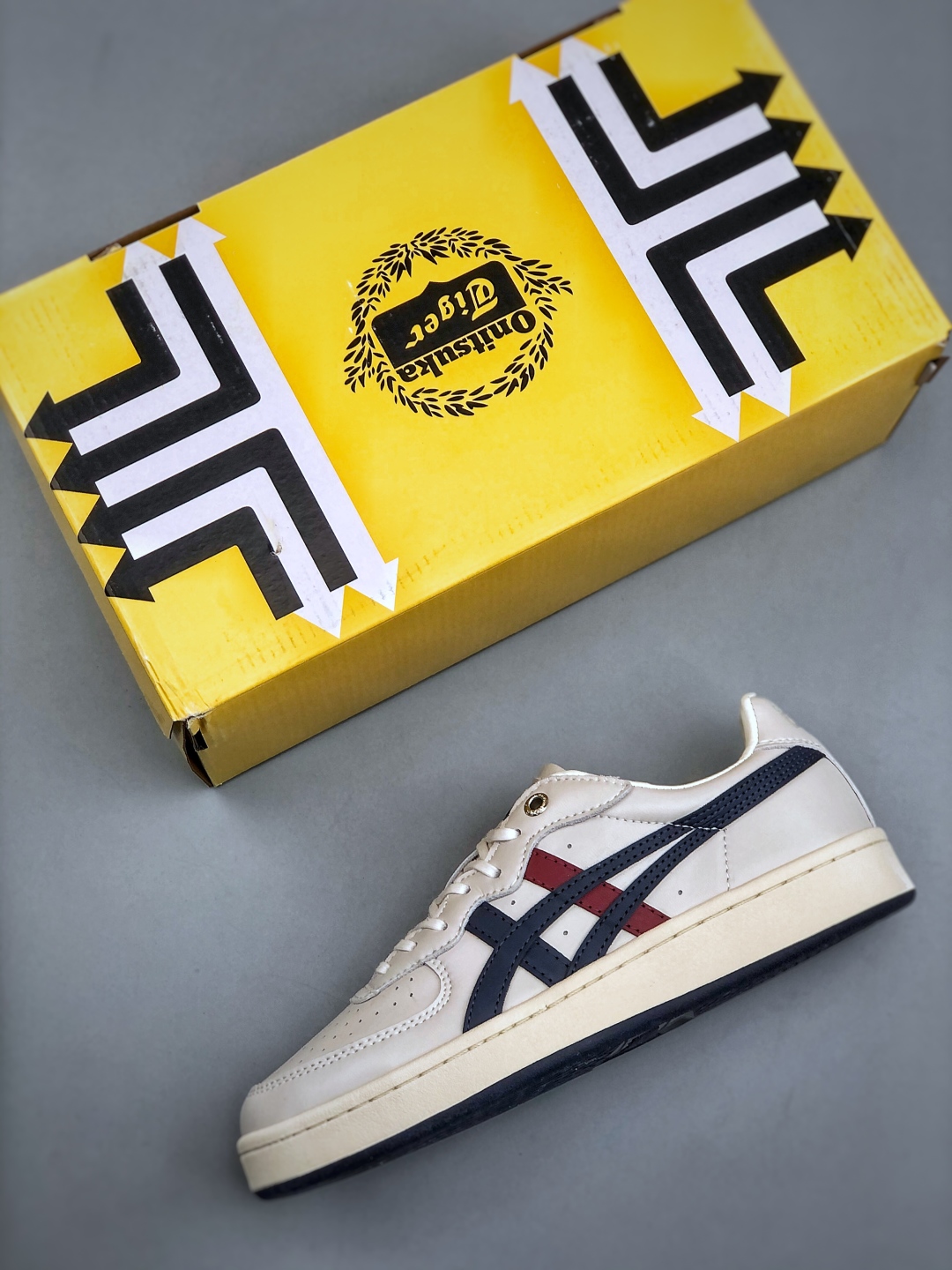 (Cream/ Peacoat/ Red) GSM SD Shoes