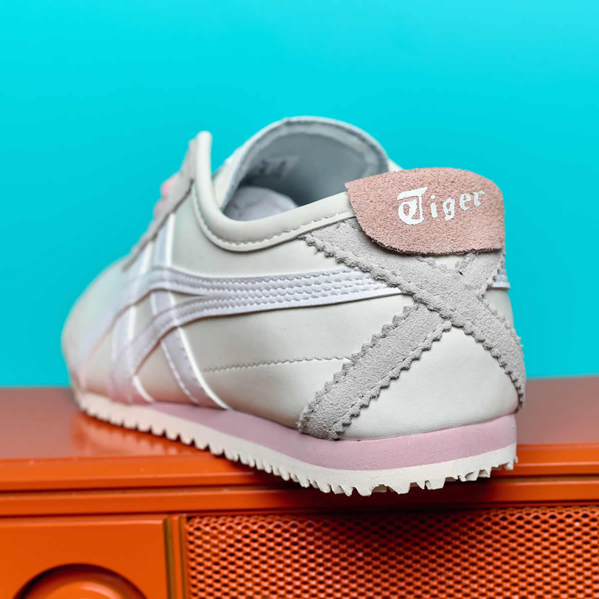 (White/ Breeze Pink) MEXICO 66 WMNS Shoes