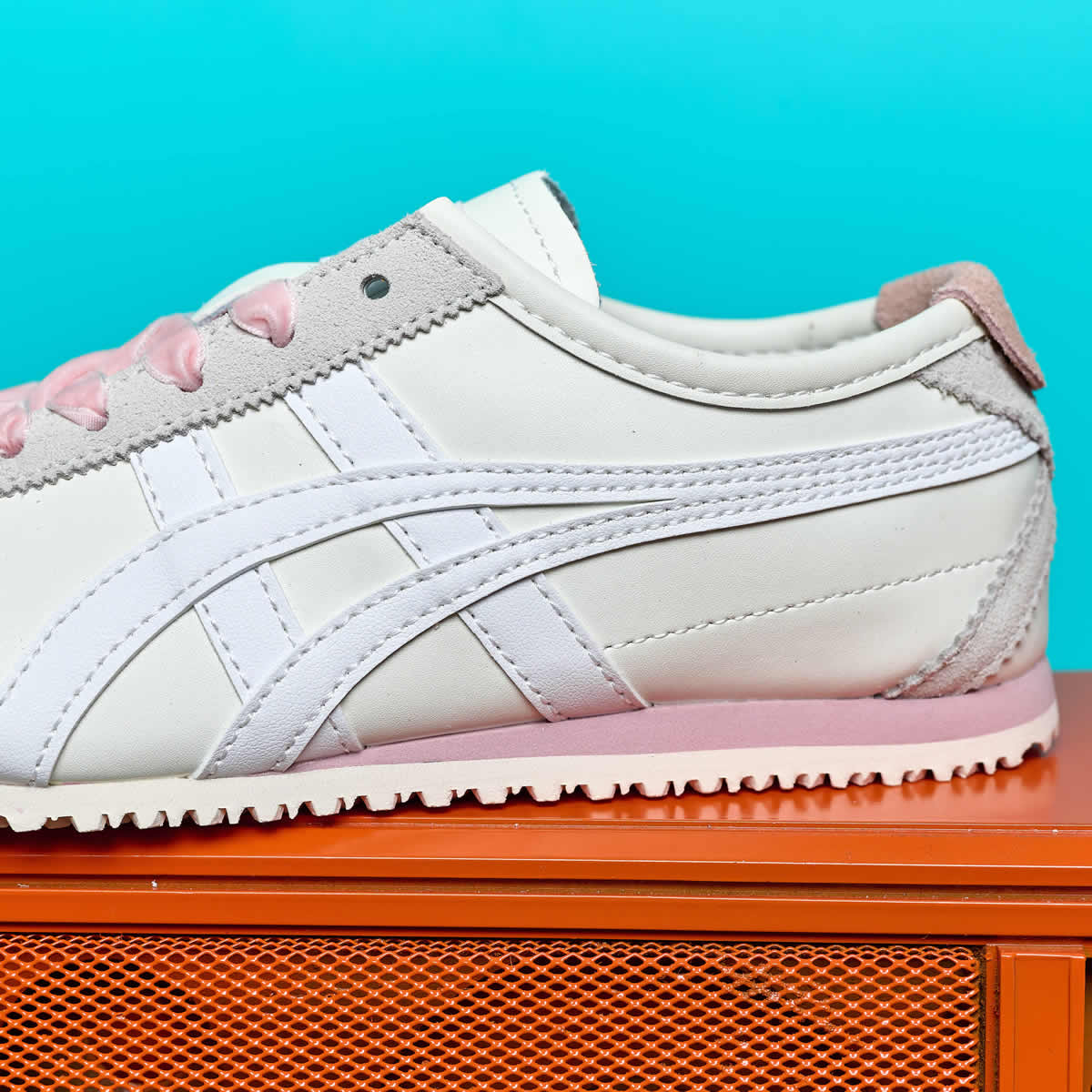 (White/ Breeze Pink) MEXICO 66 WMNS Shoes