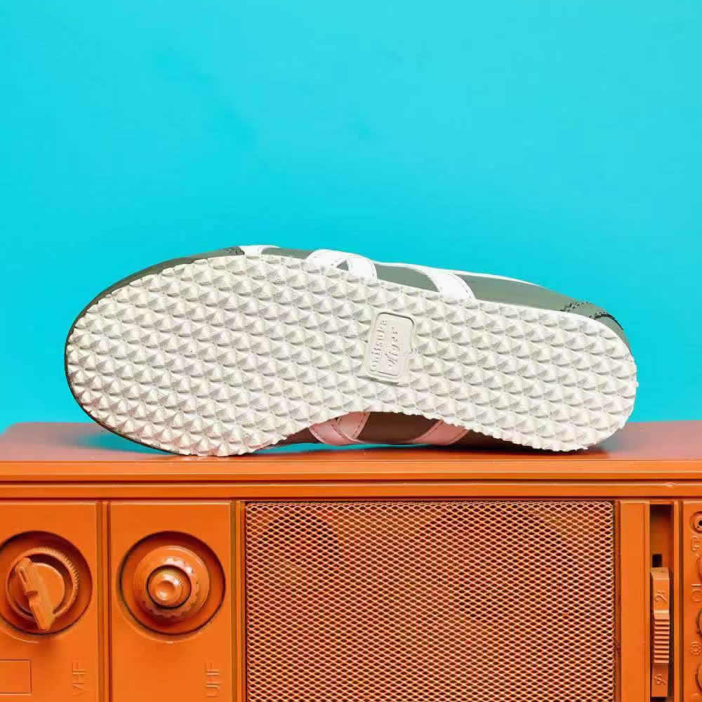 (Mantle Green/ White) Mexico 66 Shoes