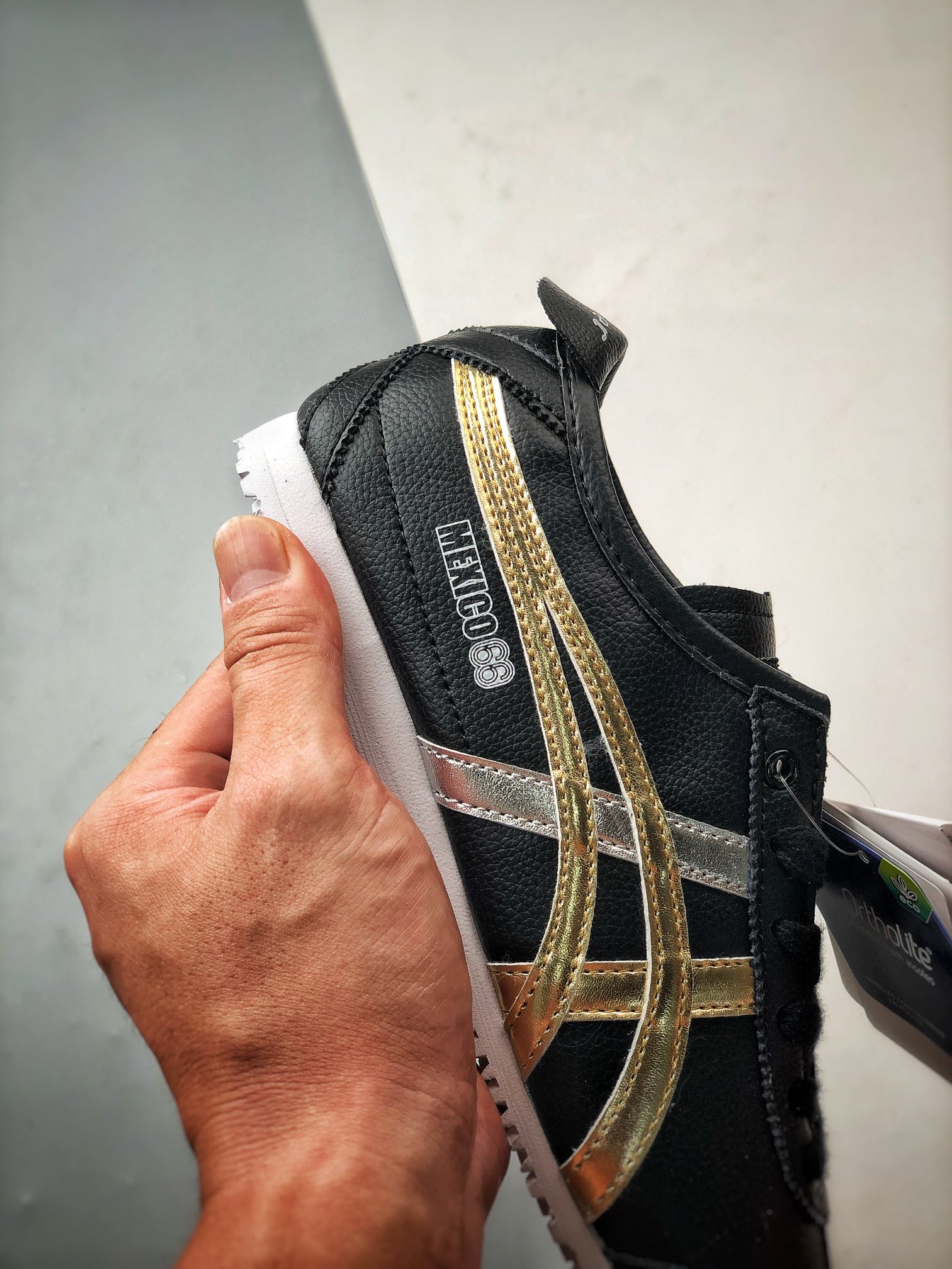 Onitsuka Tiger Mexico 66 (Black/ Gold/ Silver) Shoes - Click Image to Close