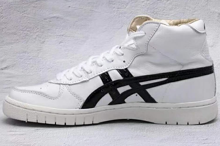 (White/ Black) Mid Runner (Japan) Shoes