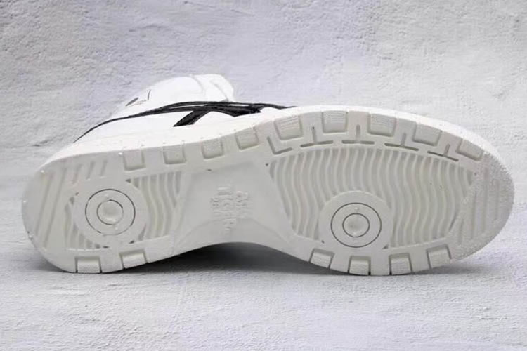 (White/ Black) Onitsuka Tiger Mid Runner (Japan) Shoes
