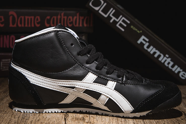 Onitsuka Tiger Mexico Mid Runner (Black/ White) Shoes : Onitsuka Tiger