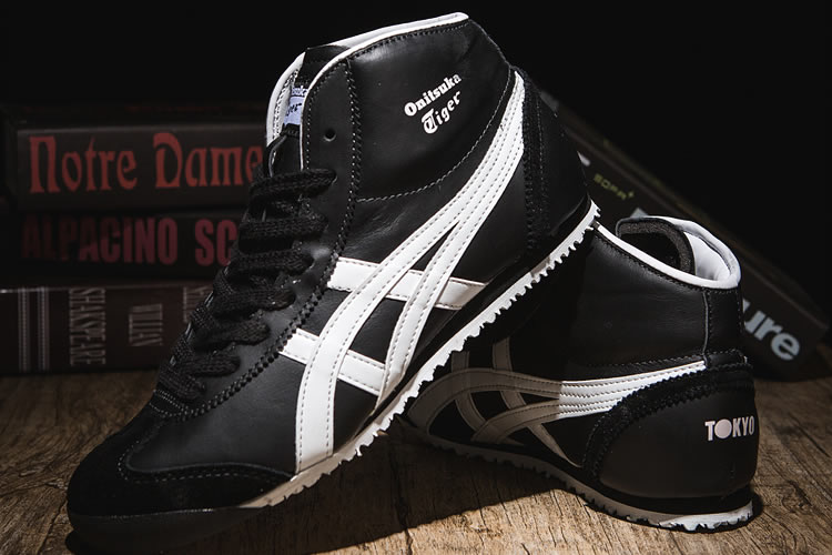 Onitsuka Tiger Mexico Mid Runner (Black/ White) Shoes - Click Image to Close