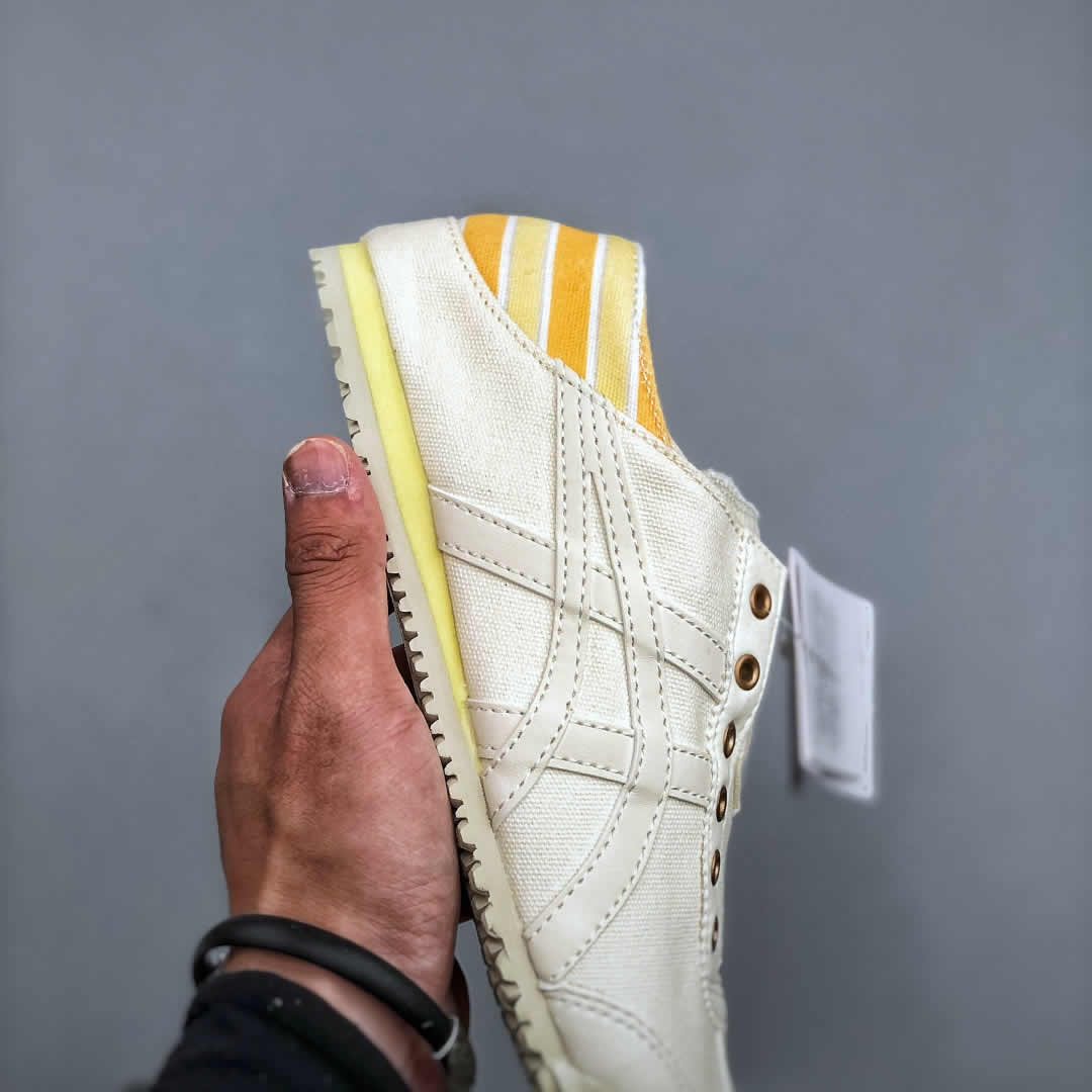 (Ivory/ Cream) Mexico 66 Paraty Shoes