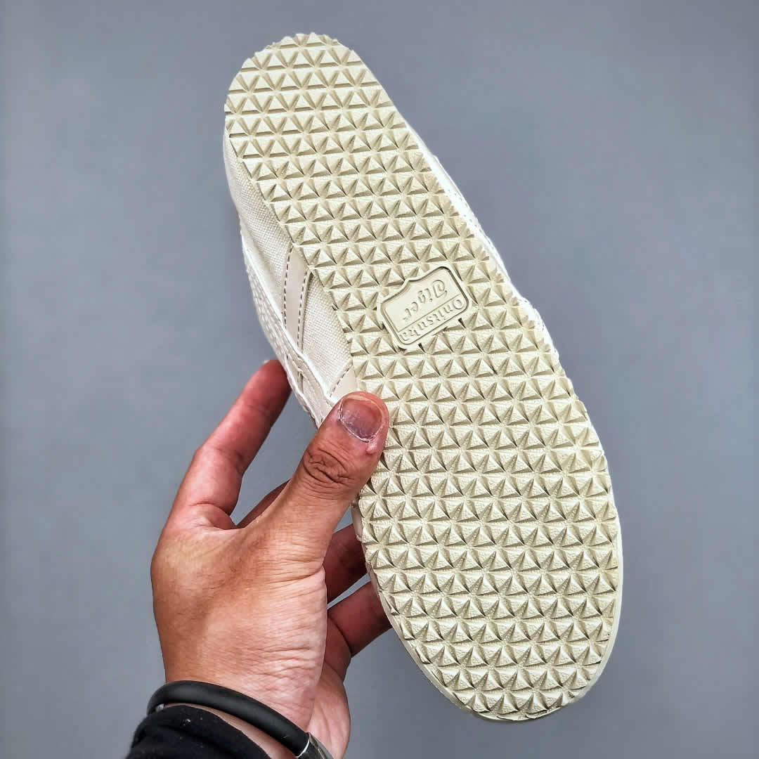 (Ivory/ Cream) Mexico 66 Paraty Shoes