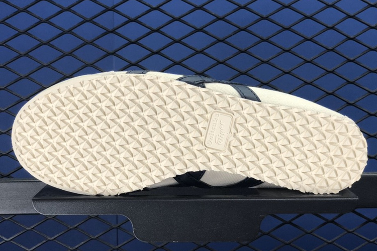 (Birch/ Midnight) MEXICO 66 SLIP-ON Shoes