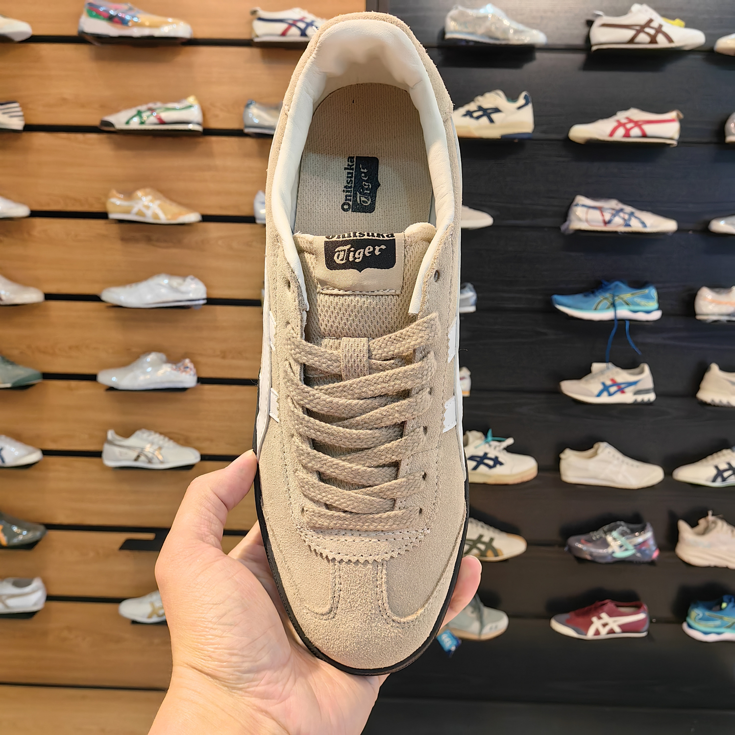 (Light Tan/ White) Tokuten Shoes