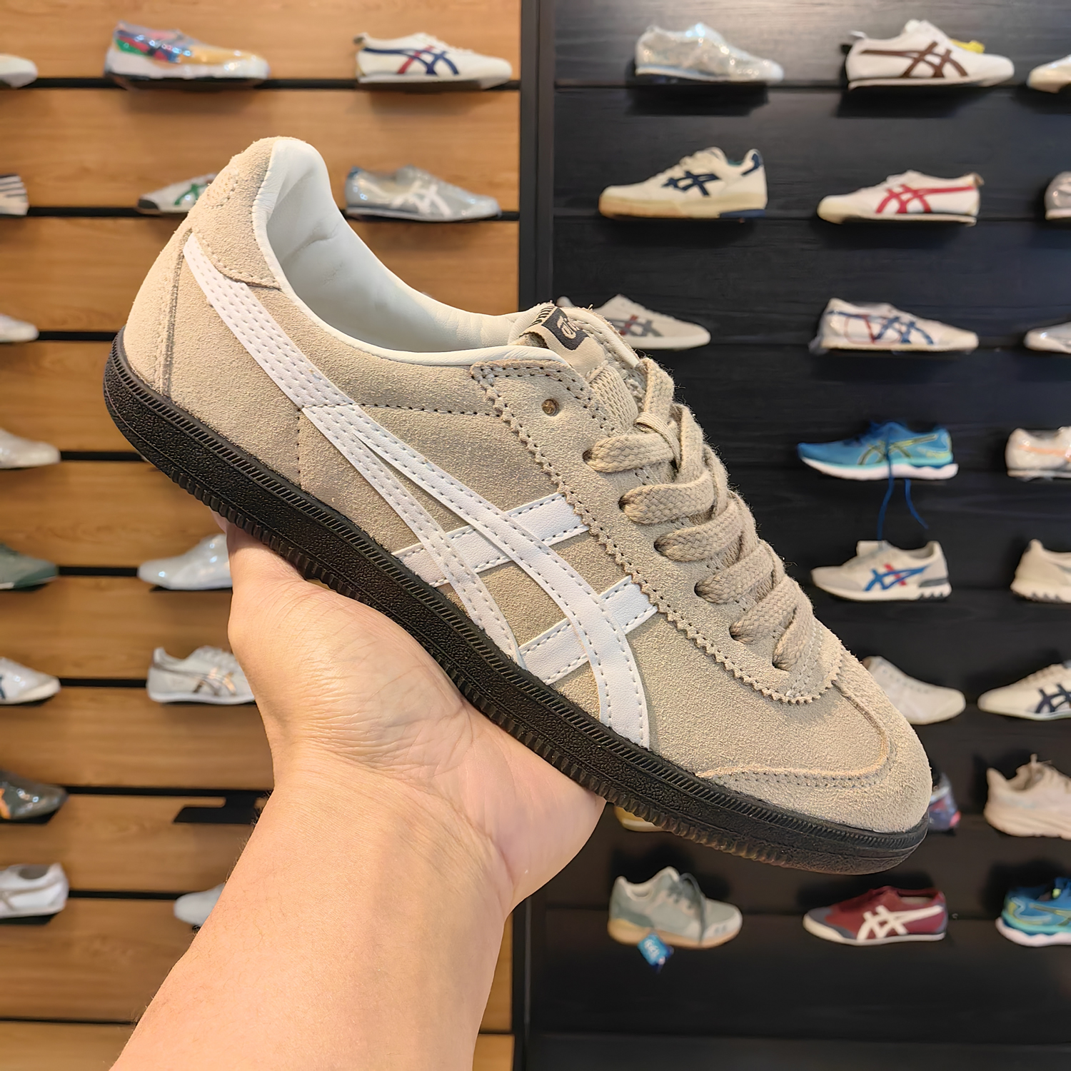 (Light Tan/ White) Tokuten Shoes